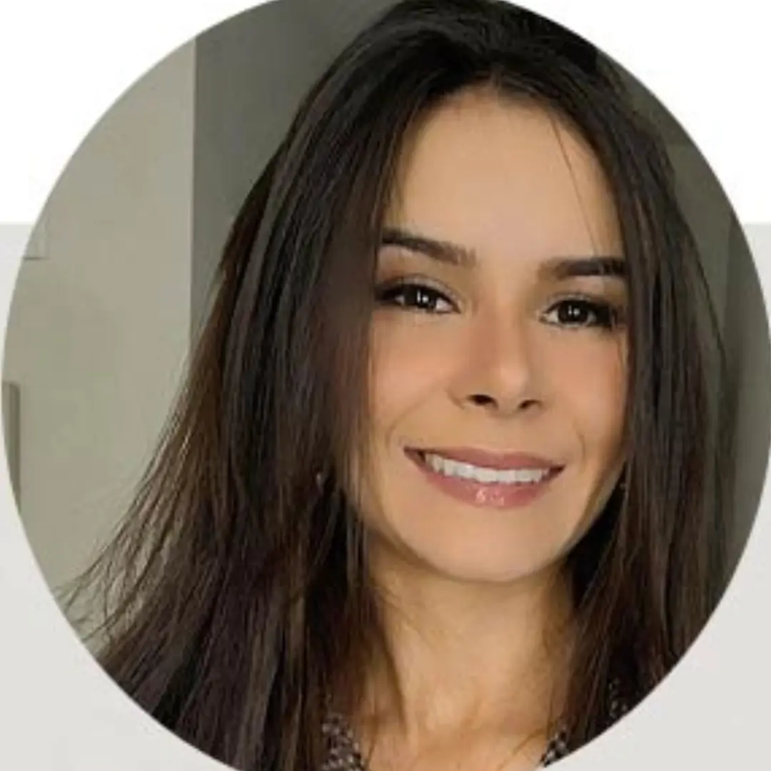 Picture of Flavia Duarte, owner of Dunes Star Cleaning